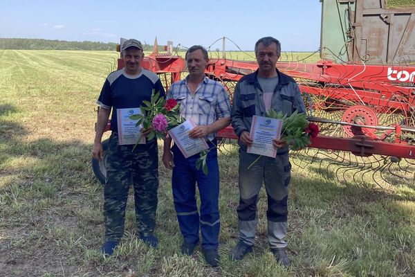 Человек славится трудом! Человек славится трудом!