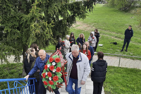 Сотрудники Могилёвского лесхоза почтили память погибших Сотрудники Могилёвского лесхоза почтили память погибших