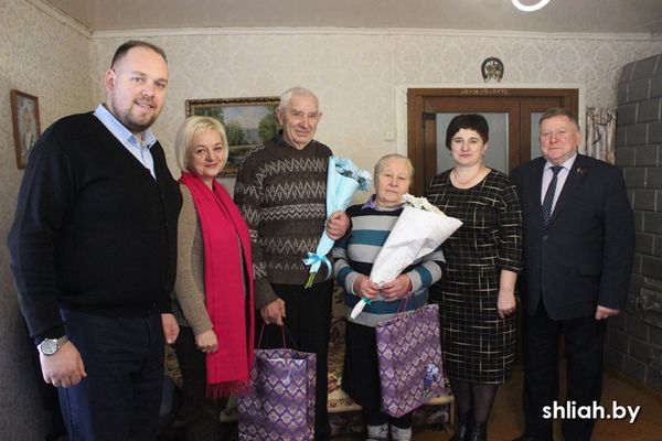 В рамках акций «От всей души» и «С добром в каждый дом» поздравили бывших работников сельского хозяйства и вручили им подарки В рамках акций «От всей души» и «С добром в каждый дом» поздравили бывших работников сельского хозяйства и вручили им подарки